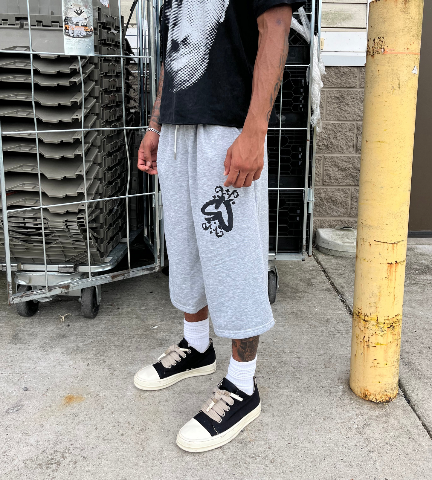 *SU* Box Logo Fleece Shorts